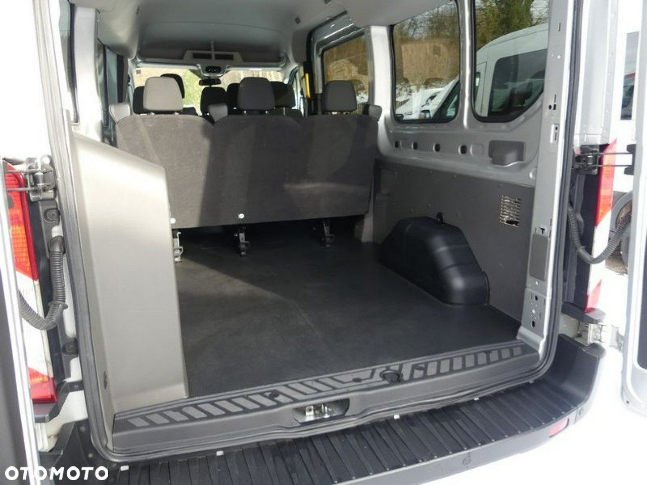Ford Transit - 12