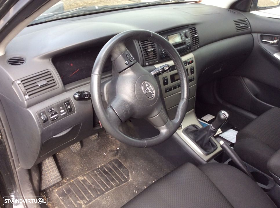 Toyota Corolla E12 de 2005 ás peças - 5