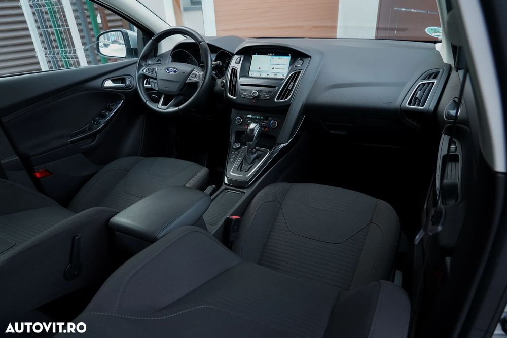 Ford Focus 2.0 TDCI Powershift Titanium - 6