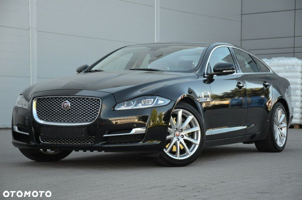 Jaguar XJ - 9