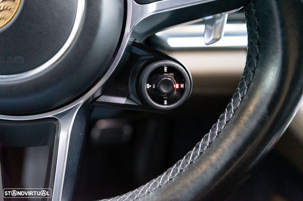 Porsche Panamera 4 E-Hybrid - 50