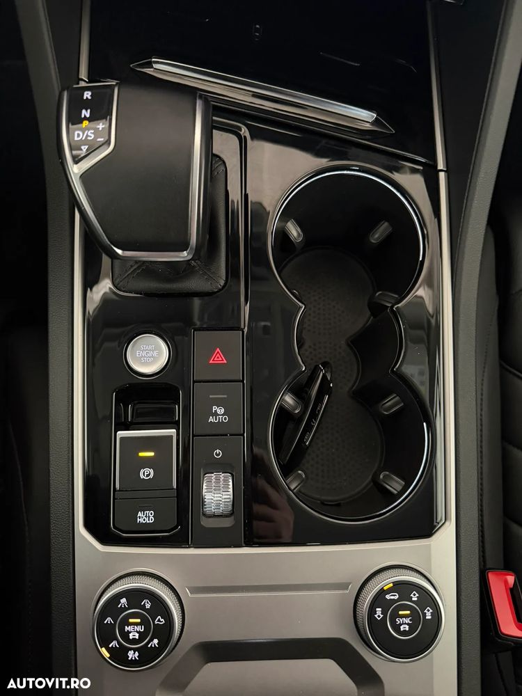 Volkswagen Touareg V6 TDI 4MOTION Elegance - 11