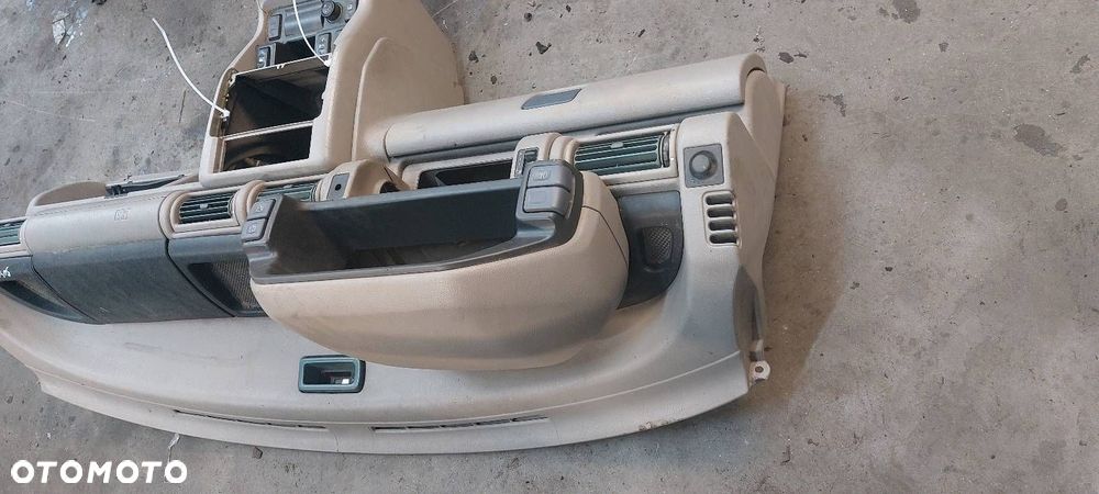 KOKPIT DESKA ROZDZIELCZA FREELANDER I EUROPA - 2