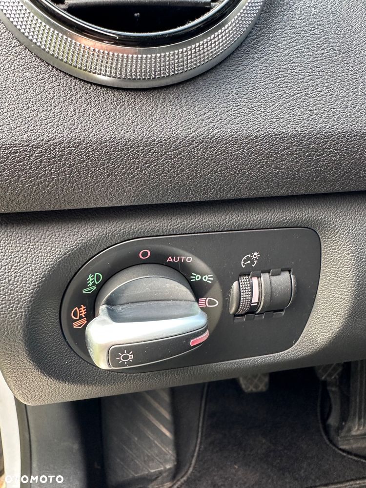 Audi A3 Sportback 1.4 TFSI S line Sportpaket - 18