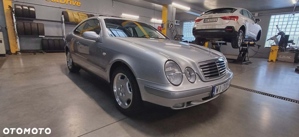 Mercedes-Benz CLK - 4