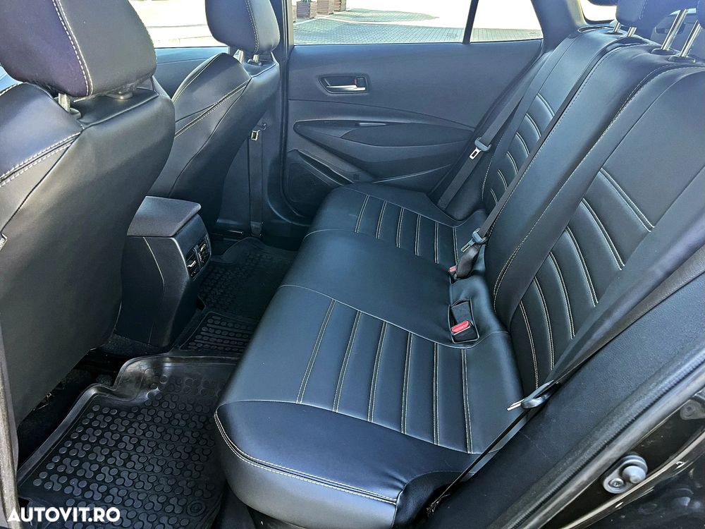 Toyota Corolla 1.8 HSD Business - 11