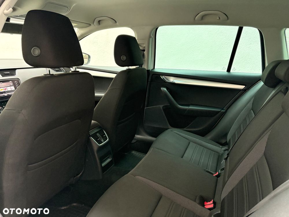 Skoda Octavia 1.4 TSI Ambition - 9