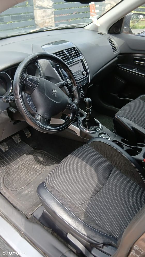 Peugeot 4008 - 5
