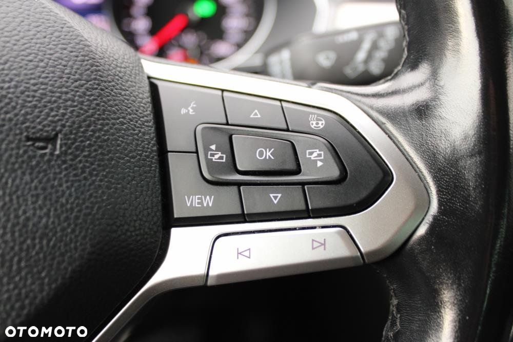 Volkswagen Passat - 17