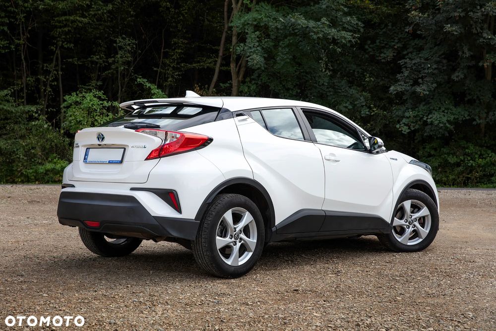 Toyota C-HR ver-1-8-hybrid-prestige - 4