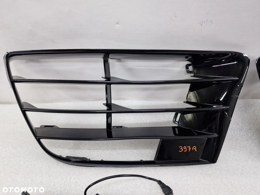 VW SCIROCCO 1K8 R20 / R-LINE LEWA + PRAWA KRATKA BOCZNA / KIERUNKOWSKAZ / LED  , NR 1K8853665D / 1K8853666D / 1K8853949 , NR AUKCJI KR397 - 2