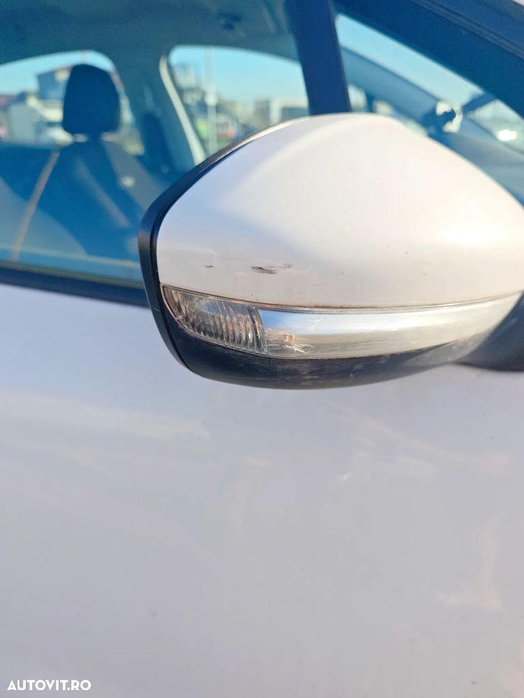 Peugeot 208 1.2 L PureTech Active - 12