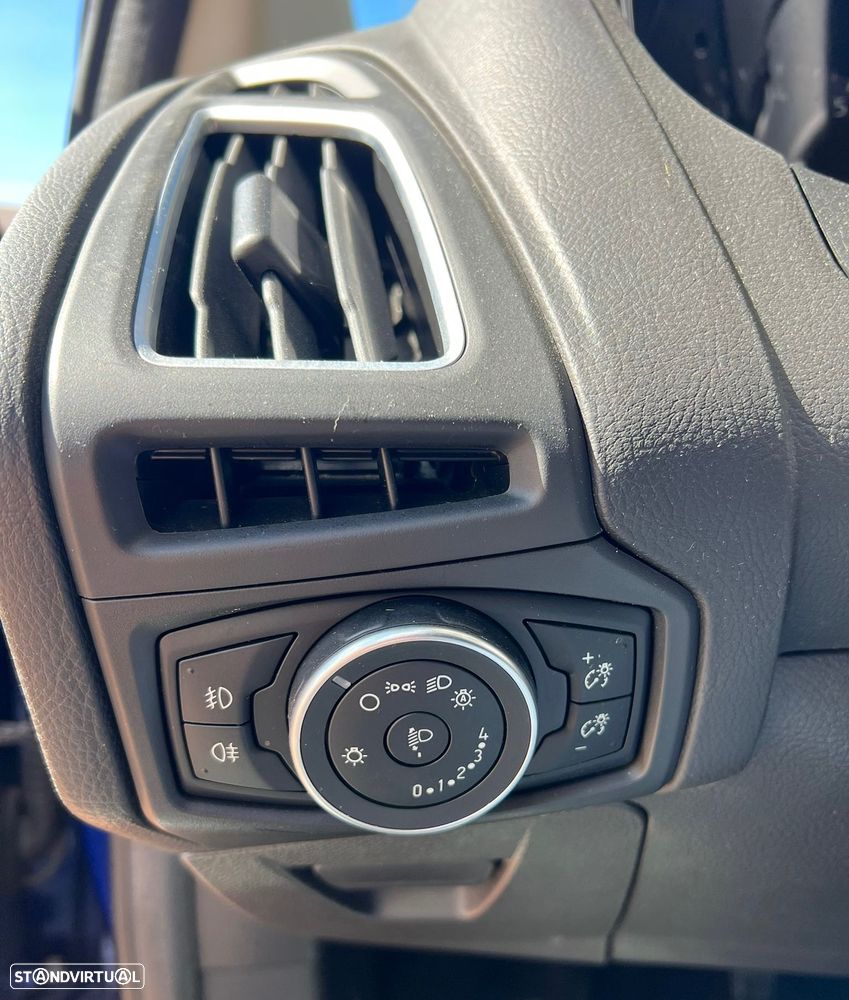 Ford Focus 1.0 SCTi Titanium - 10