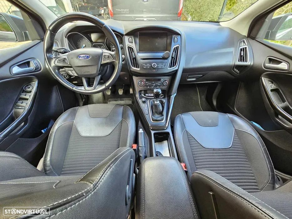 Ford Focus 1.0 EcoBoost Titanium - 9