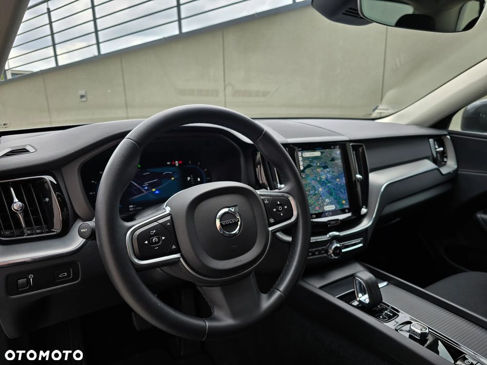 Volvo XC 60 B4 D Momentum Pro - 19