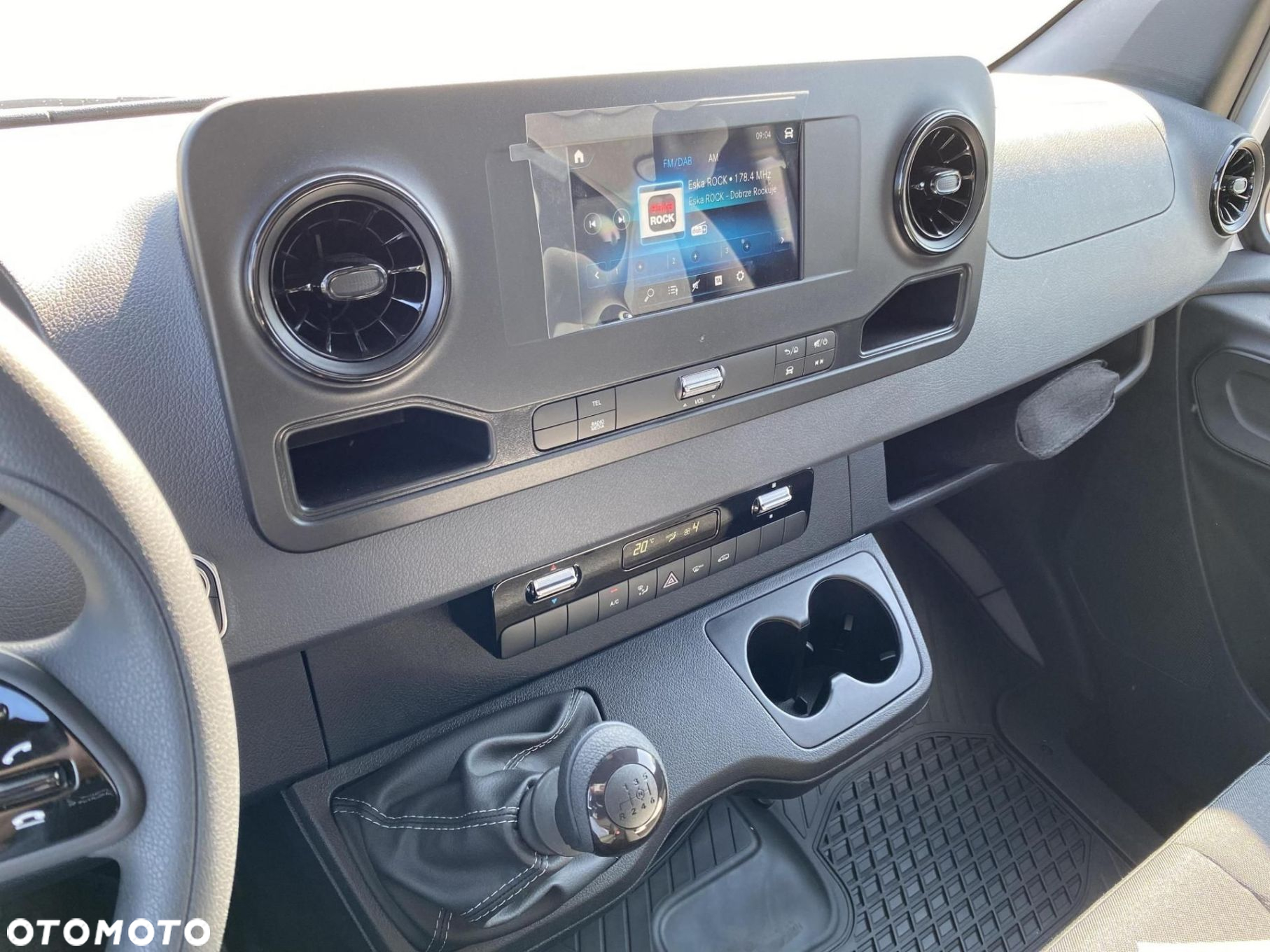Mercedes-Benz Sprinter - 15