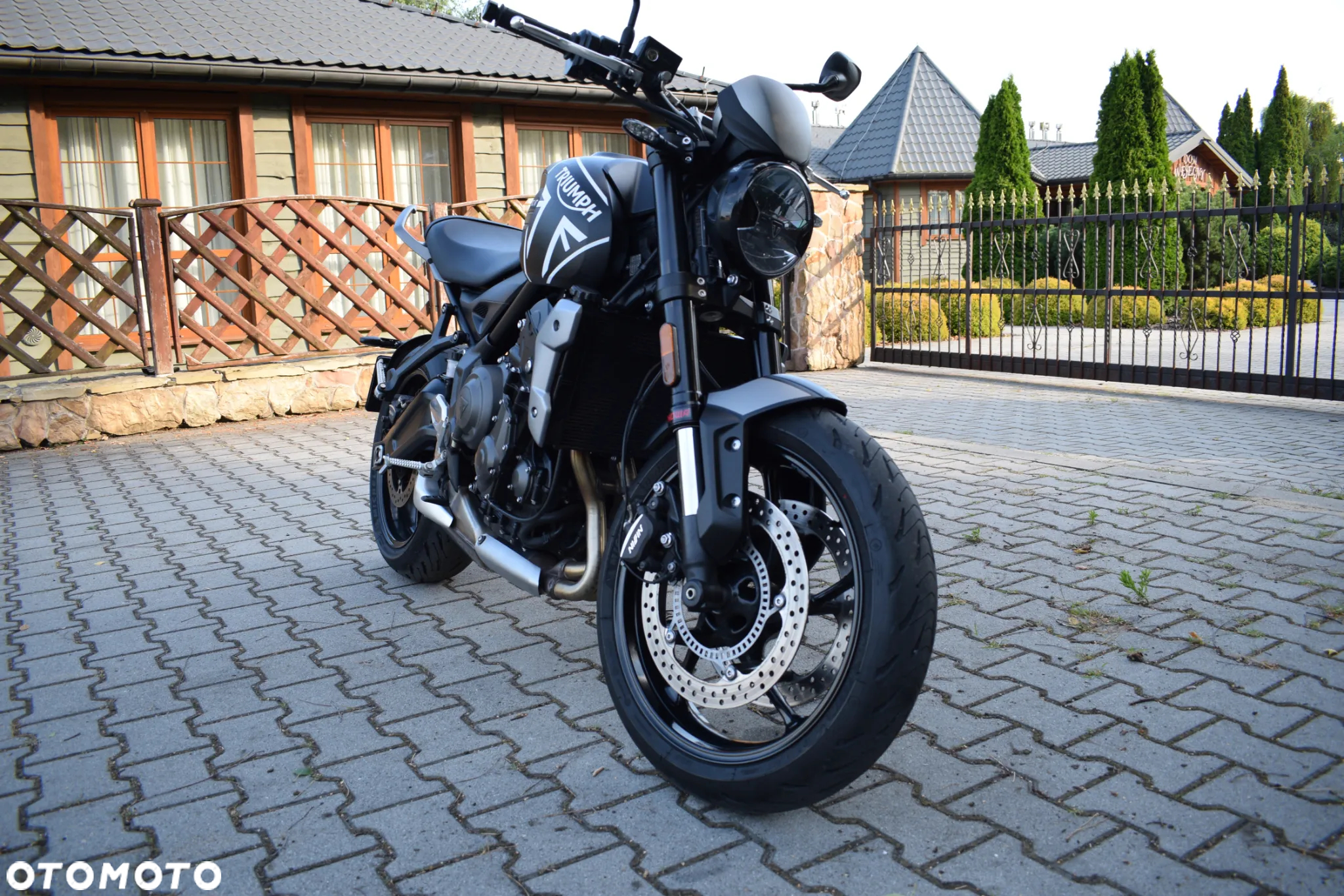 Triumph Trident - 4