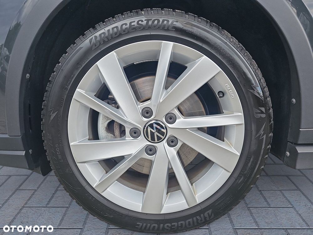 Volkswagen Golf - 24