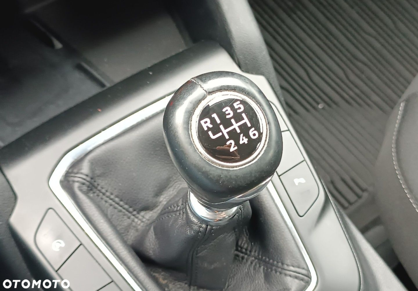 Ford Kuga - 24