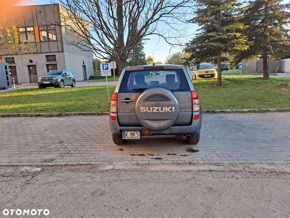 Suzuki Grand Vitara 2.7 V6 - 7