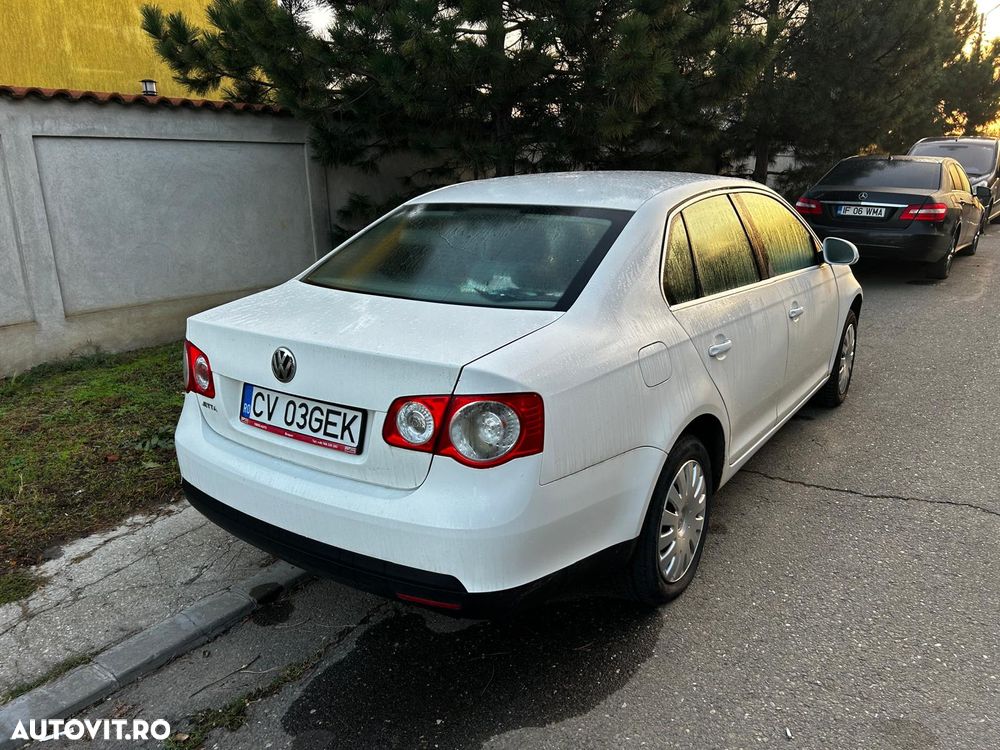 Volkswagen Jetta 1.6 Comfortline - 3