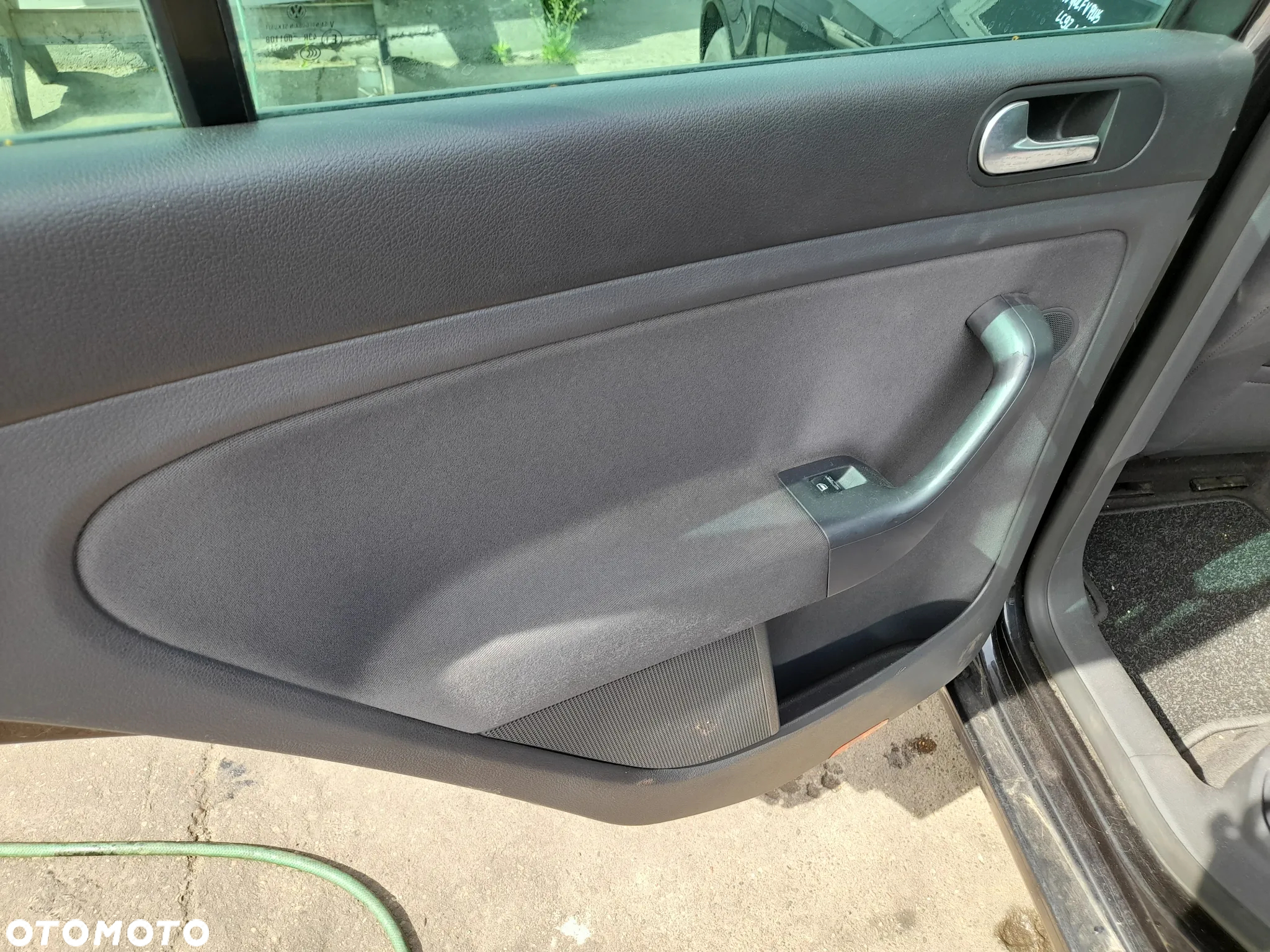VW GOLF V PLUS KOMPLET BOCZKÓW DRZWI BOCZKI BOCZEK TAPICERKA - 4