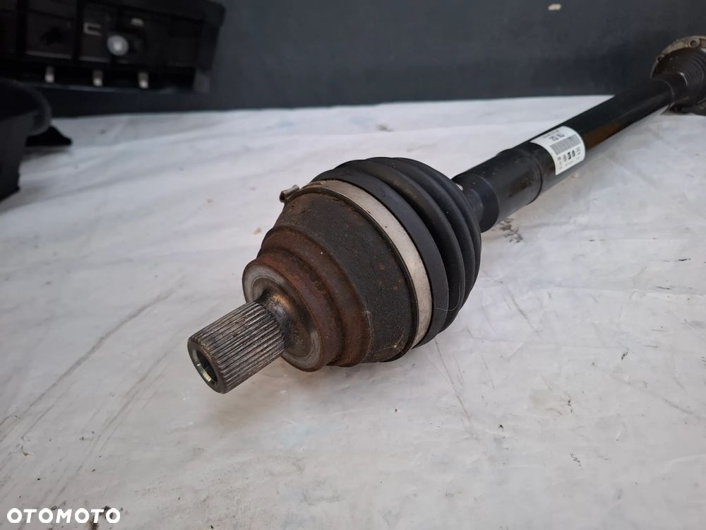 Pòłoś prawa przód Audi Q2 1.6 tdi 1KO407272QN - 3