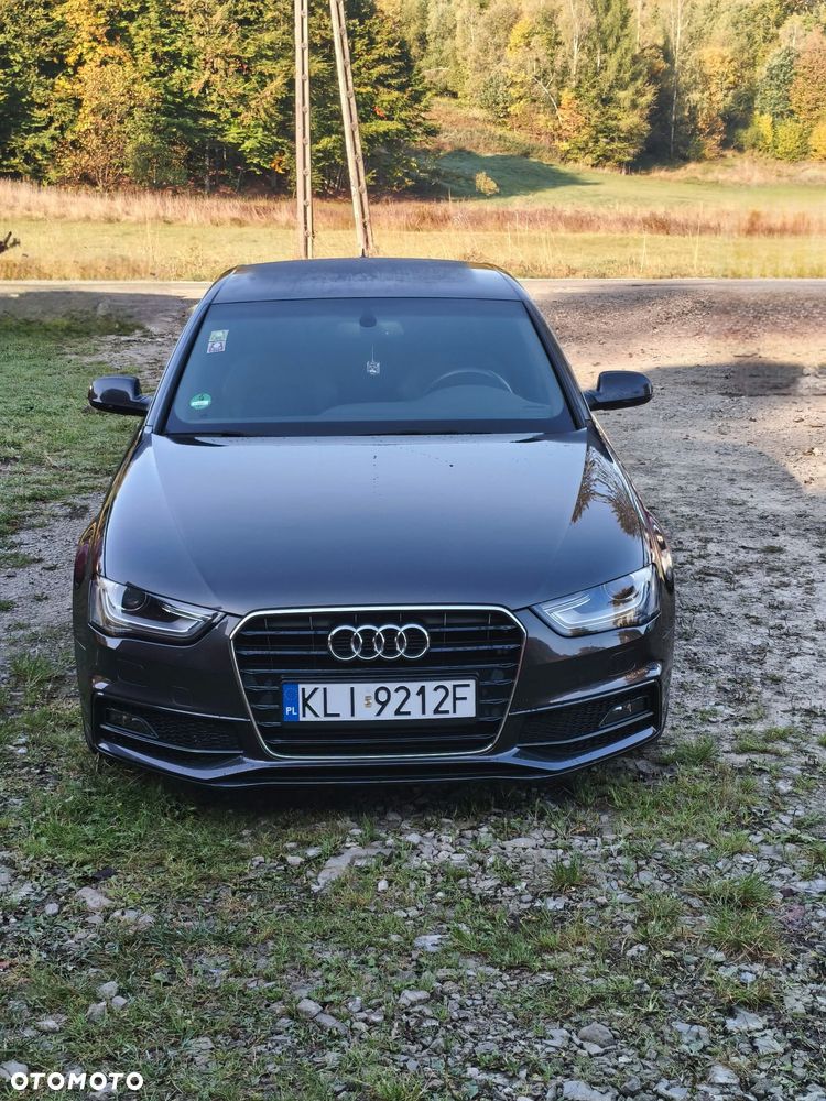 Audi A4 Limousine - 1