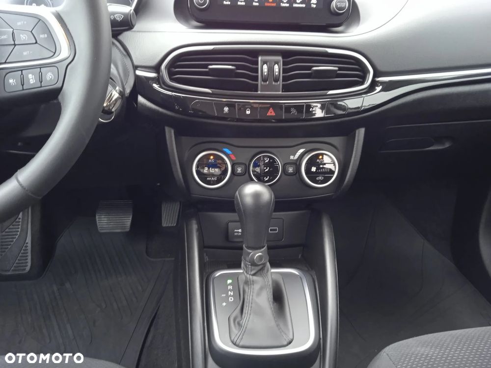 Fiat Tipo 1.5 Hybrid City Life DCT - 16