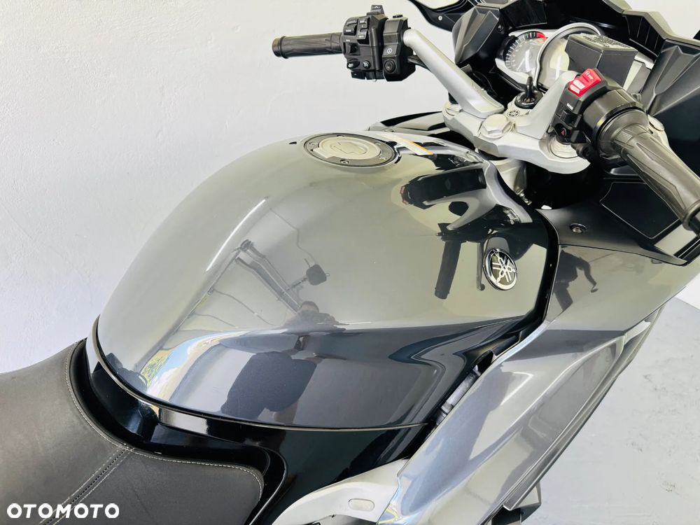 Yamaha FJR - 18