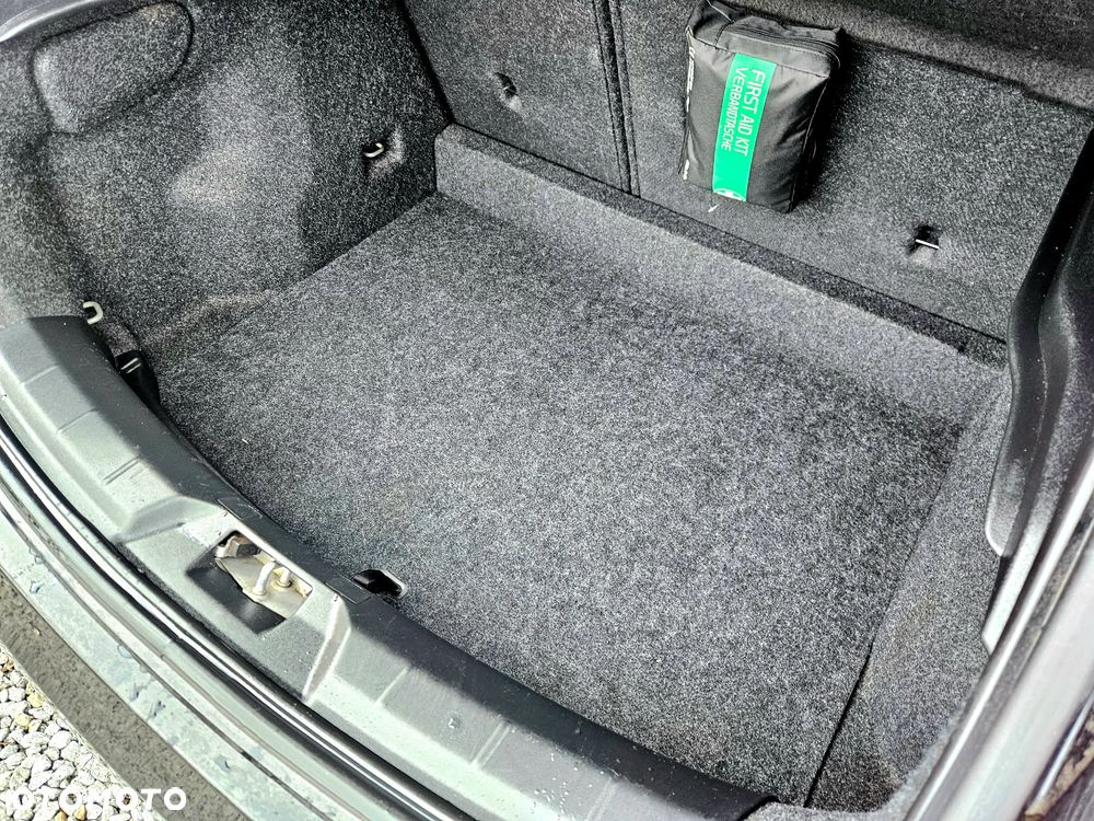 Volvo V40 T2 Linje Svart - 30