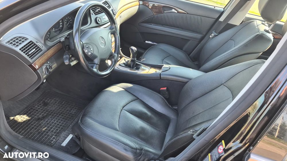 Mercedes-Benz E 200 KOMPRESSOR Elegance - 27