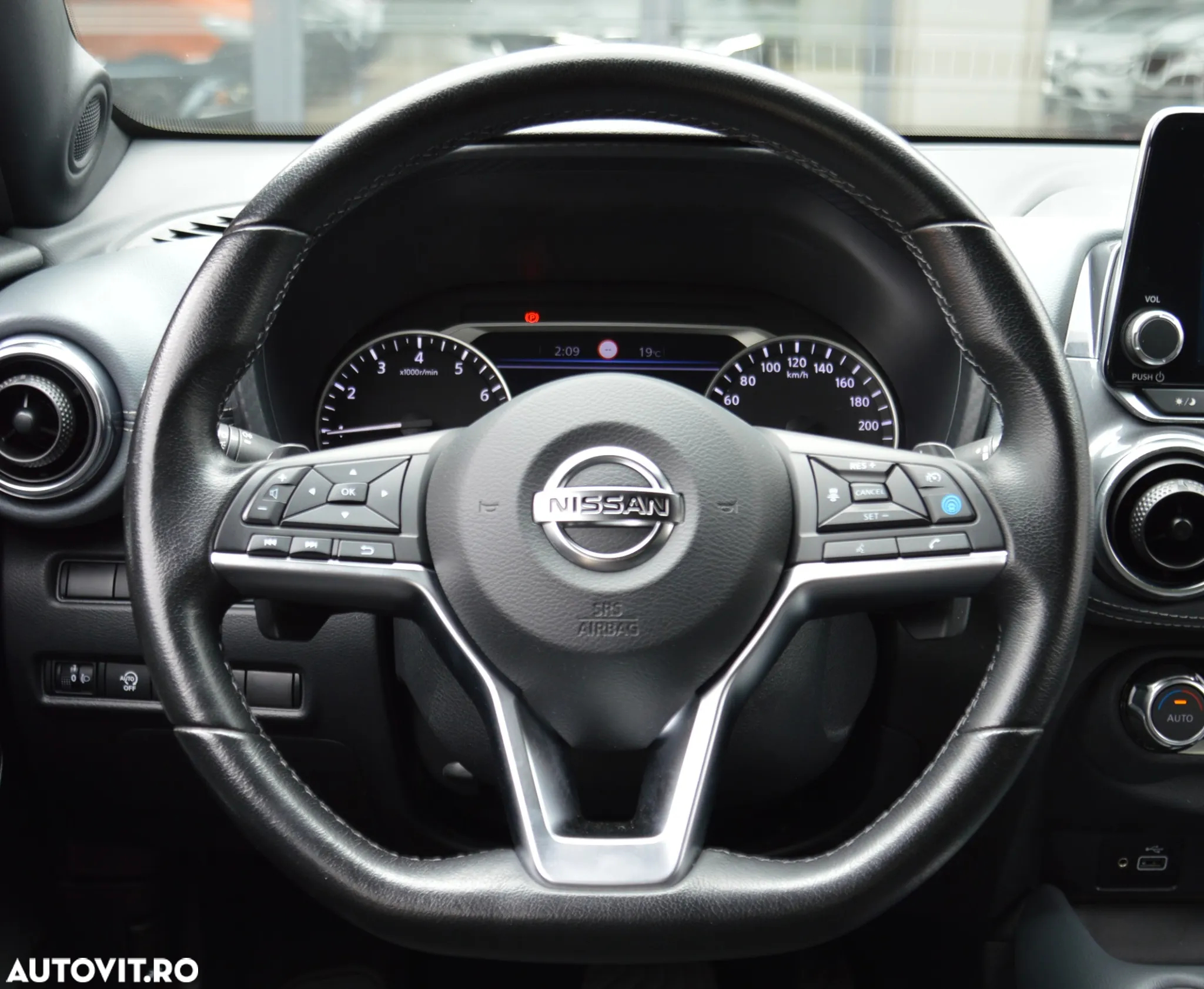 Nissan Juke DIG-T DCT N-Connecta - 27