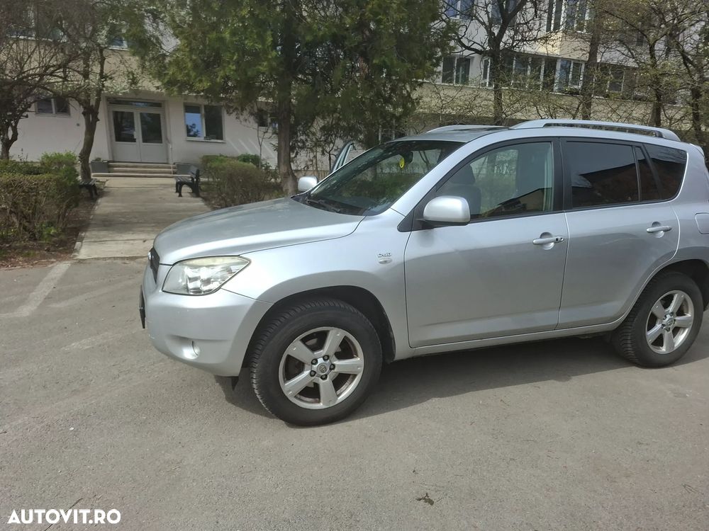 Toyota RAV4 2.2 D-4D Luxury City - 8