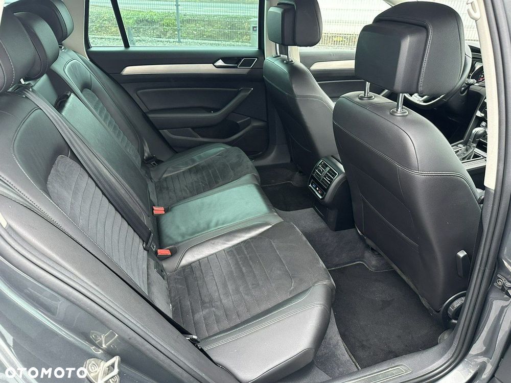 Volkswagen Passat - 30