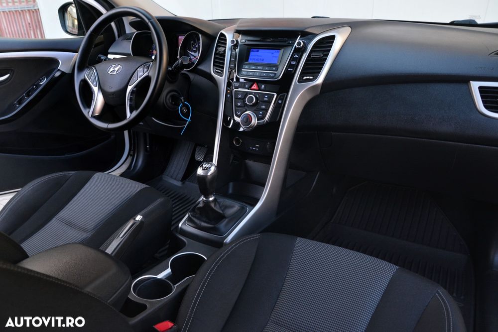 Hyundai i30 1.6 CRDI Intro Edition - 6