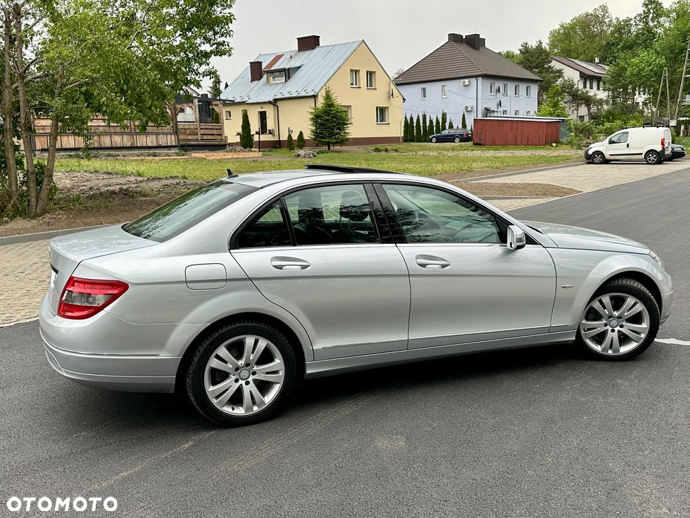 Mercedes-Benz Klasa C 180 BlueEFFICIENCY Avantgarde - 11
