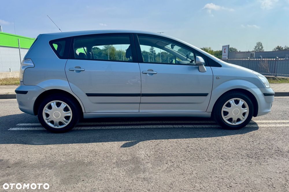 Toyota Corolla Verso - 5