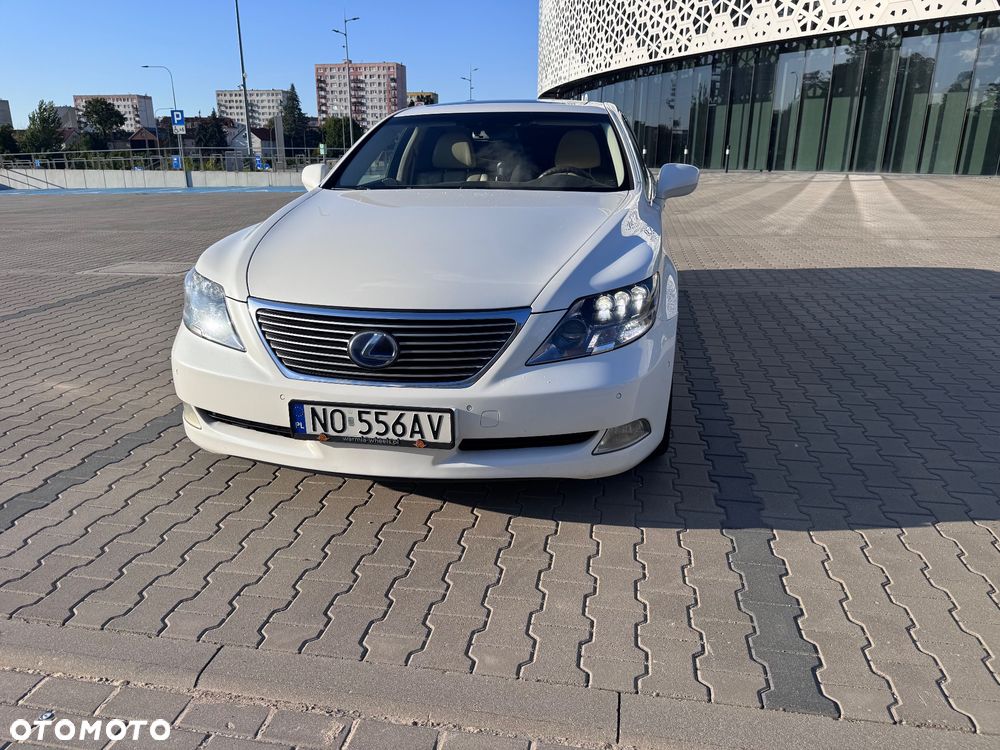Lexus LS 600h L Superior - 8