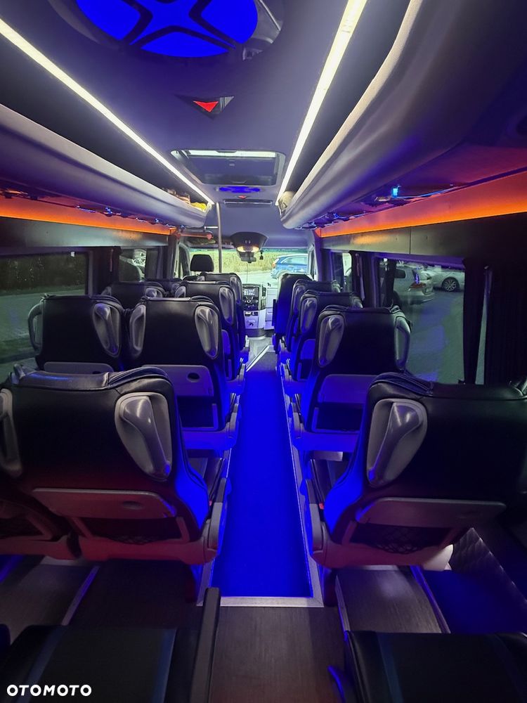 Mercedes-Benz Sprinter - 2