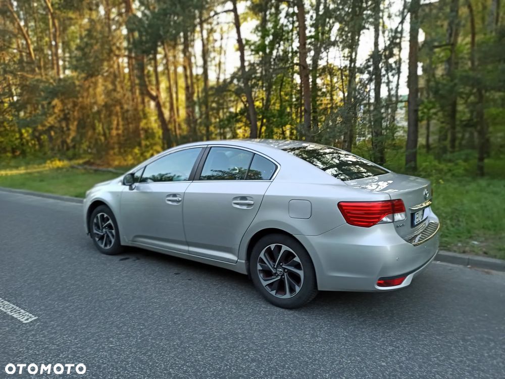 Toyota Avensis 1.8 Active - 6