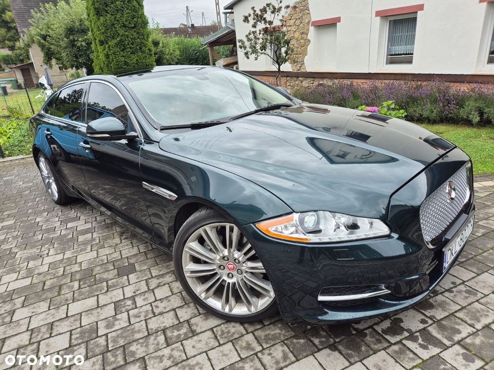 Jaguar XJ - 12