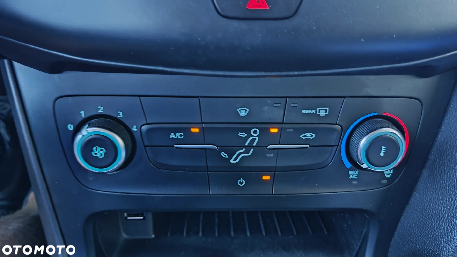 Ford Focus 1.5 TDCi SYNC Edition - 13