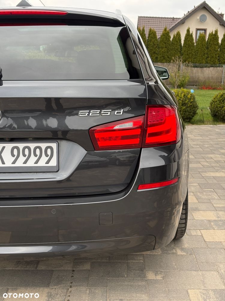 BMW Seria 5 525d - 8