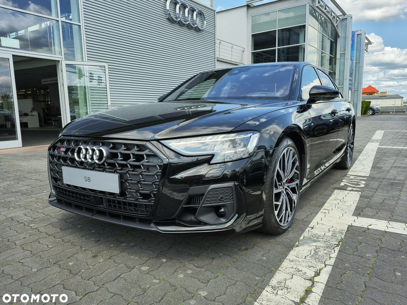 Audi S8 - 2