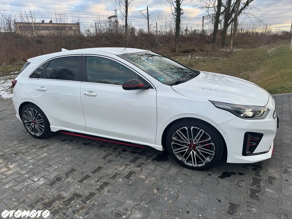 Kia Ceed - 8