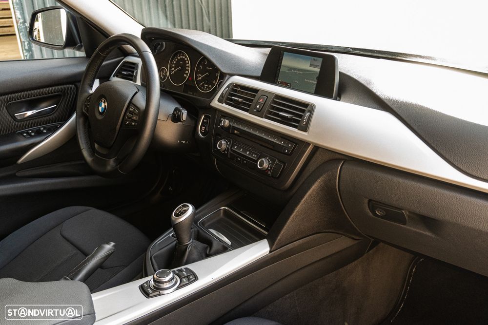 BMW 318 d Touring - 17