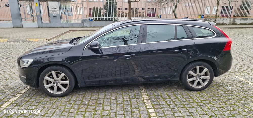 Volvo V60 2.0 D2 Momentum - 7
