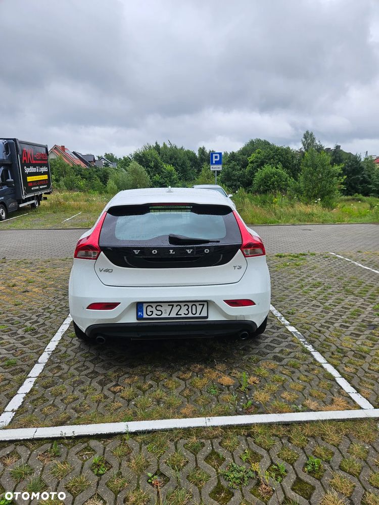 Volvo V40 T3 Momentum - 3