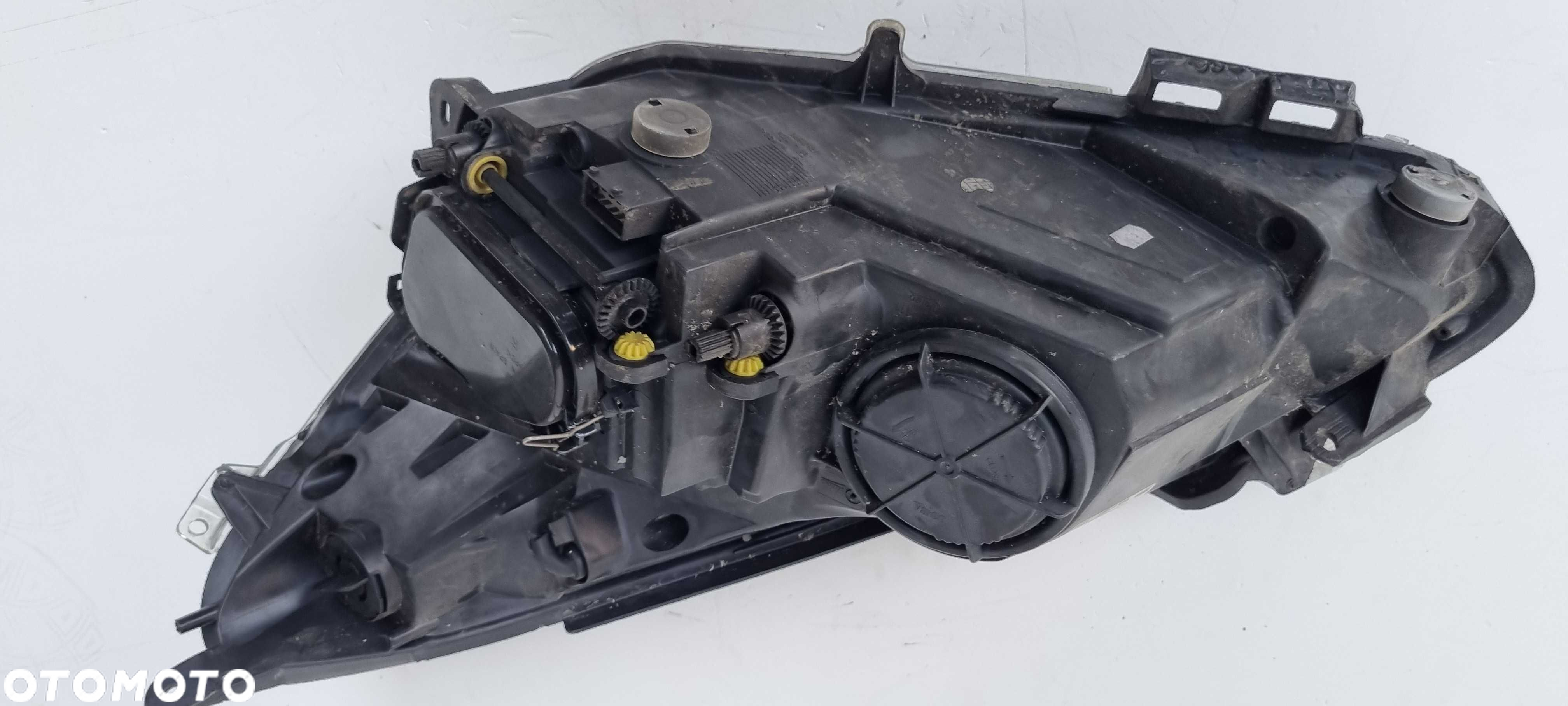 OPEL Corsa D 06-11 Soczewka Lampa Reflektor Prawy Kraków - 2